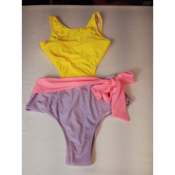 Women's Live Life On The Beach One Piece Peekaboo Bathing Suit New W tags Small - Picture 2 of 11